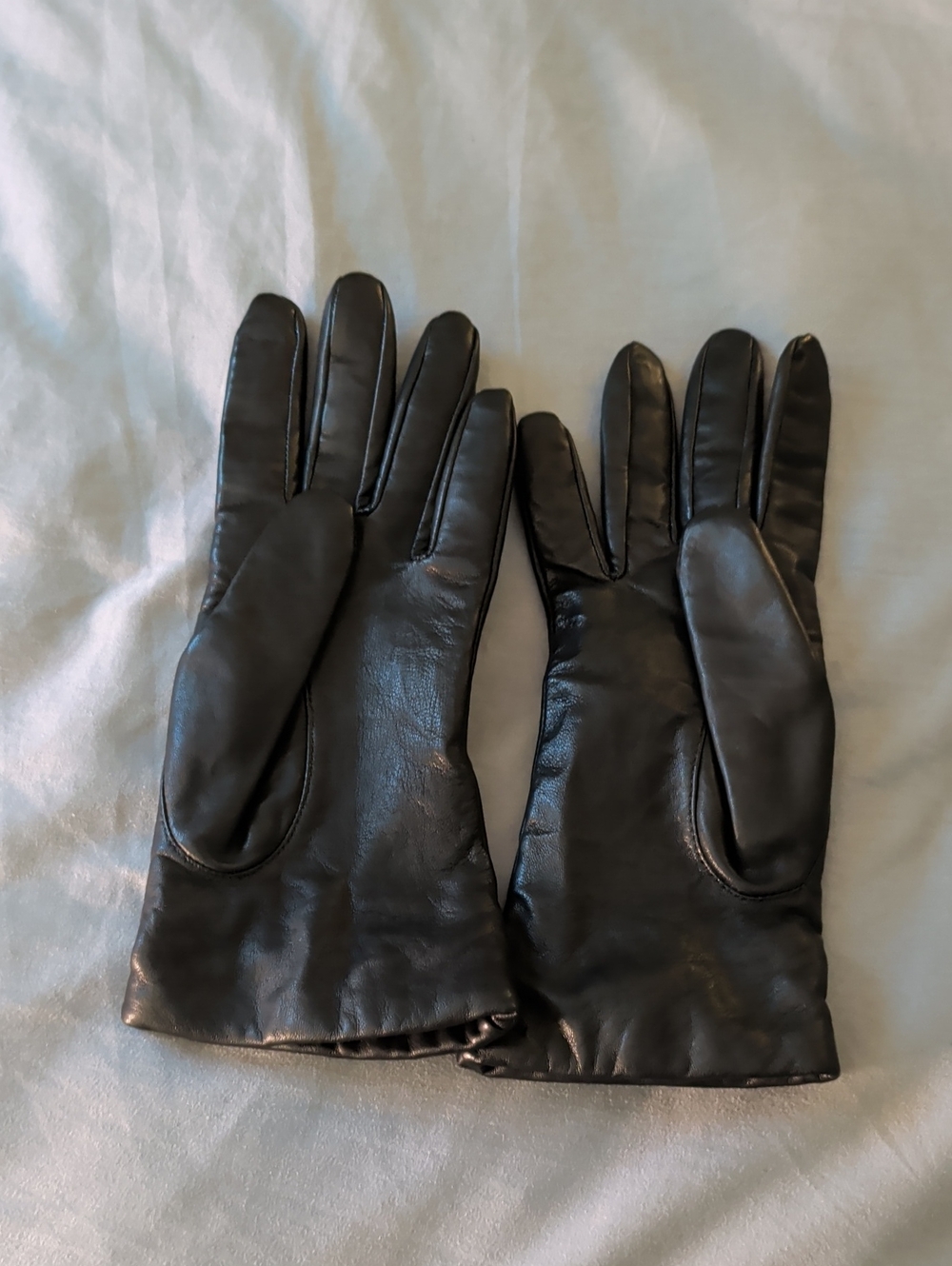 Classic  Ladies Leather Gloves